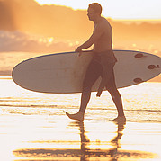 lekcje surfowania w zachodzie słońca
